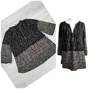 NEW Casual Classic Woven Abstract Print Blouse in Black and Cream sz L